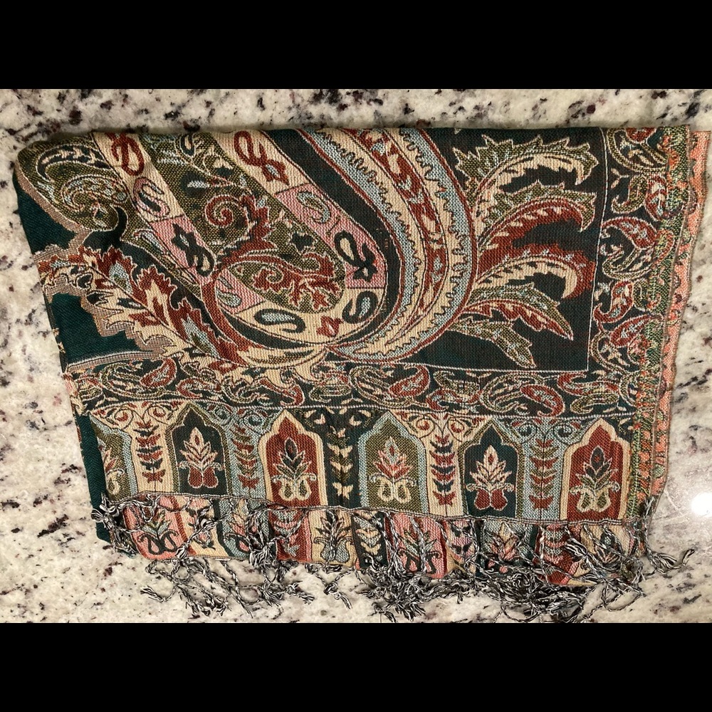 Pashmina shawl (Christmas colors)